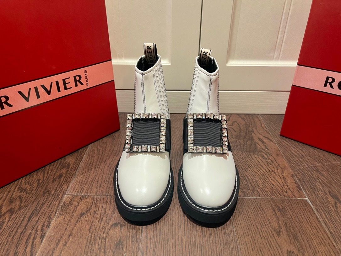 4F9DB982-93B4-4DD3-93EB-FE9A864AA146