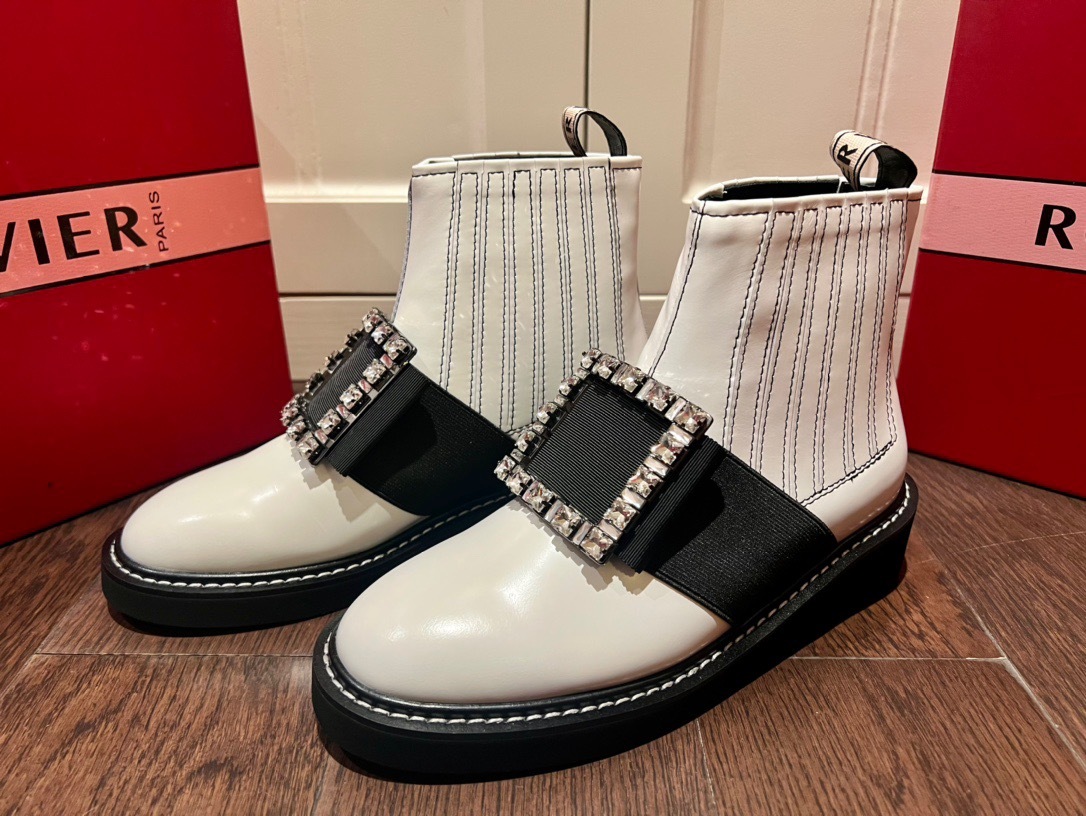 5D4705CC-E0E2-44A7-B0FF-C6A76ED5337C