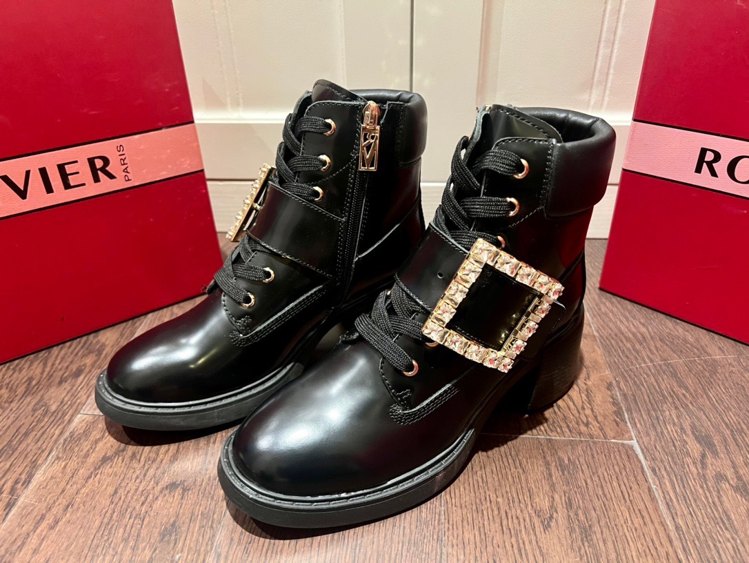 E6B81FD7-E5AB-49CB-AD89-7C02575882E8