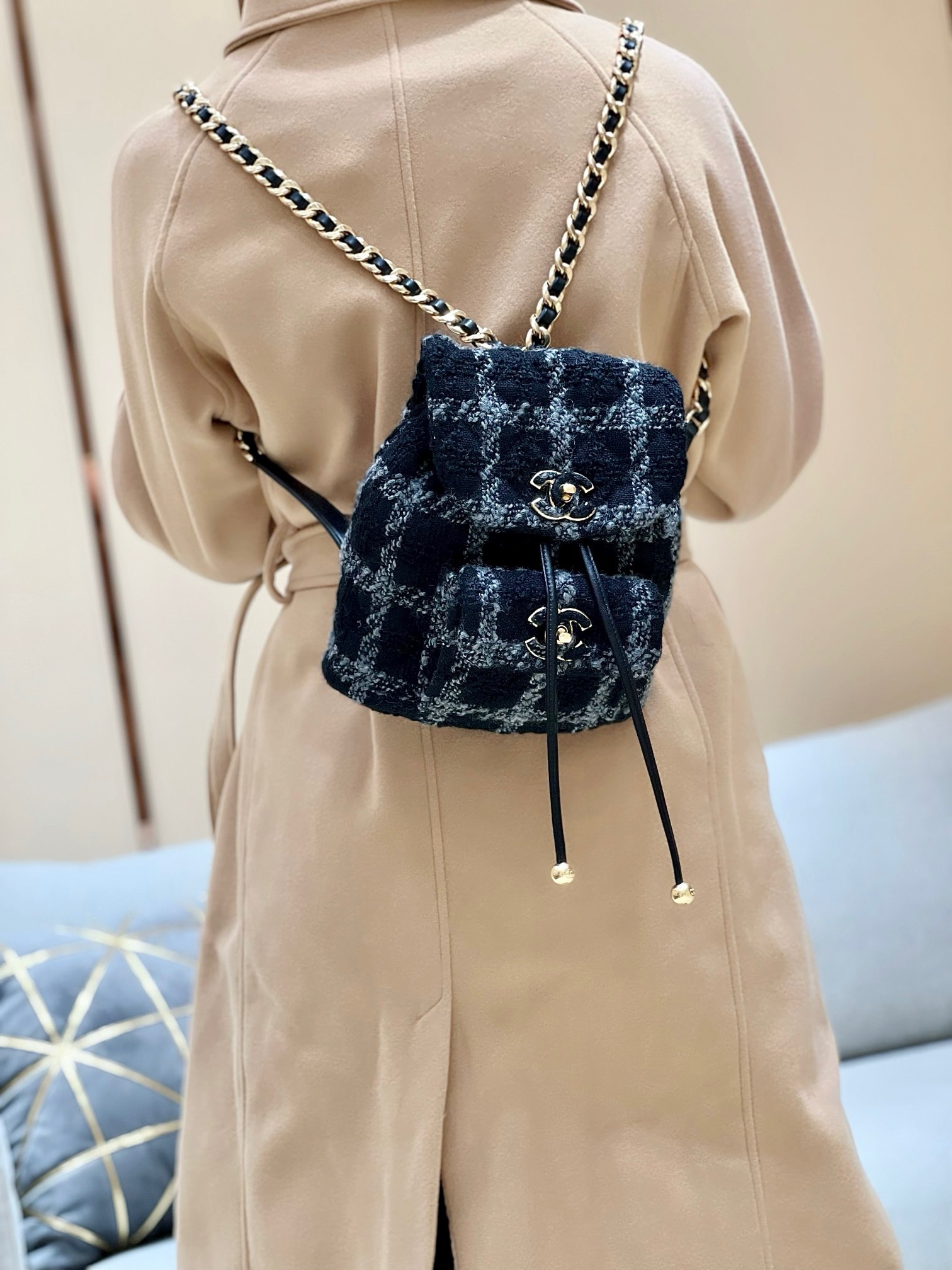 D187E3E7-8924-4B93-9876-3E3A8123C5DA