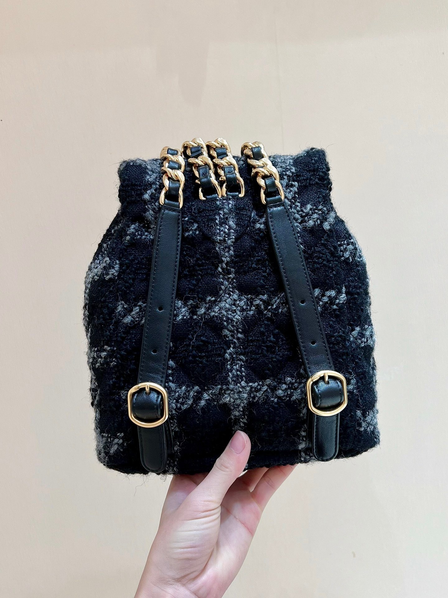 DC151ECE-9FF6-46BC-9A60-B96DCCAAC3E5