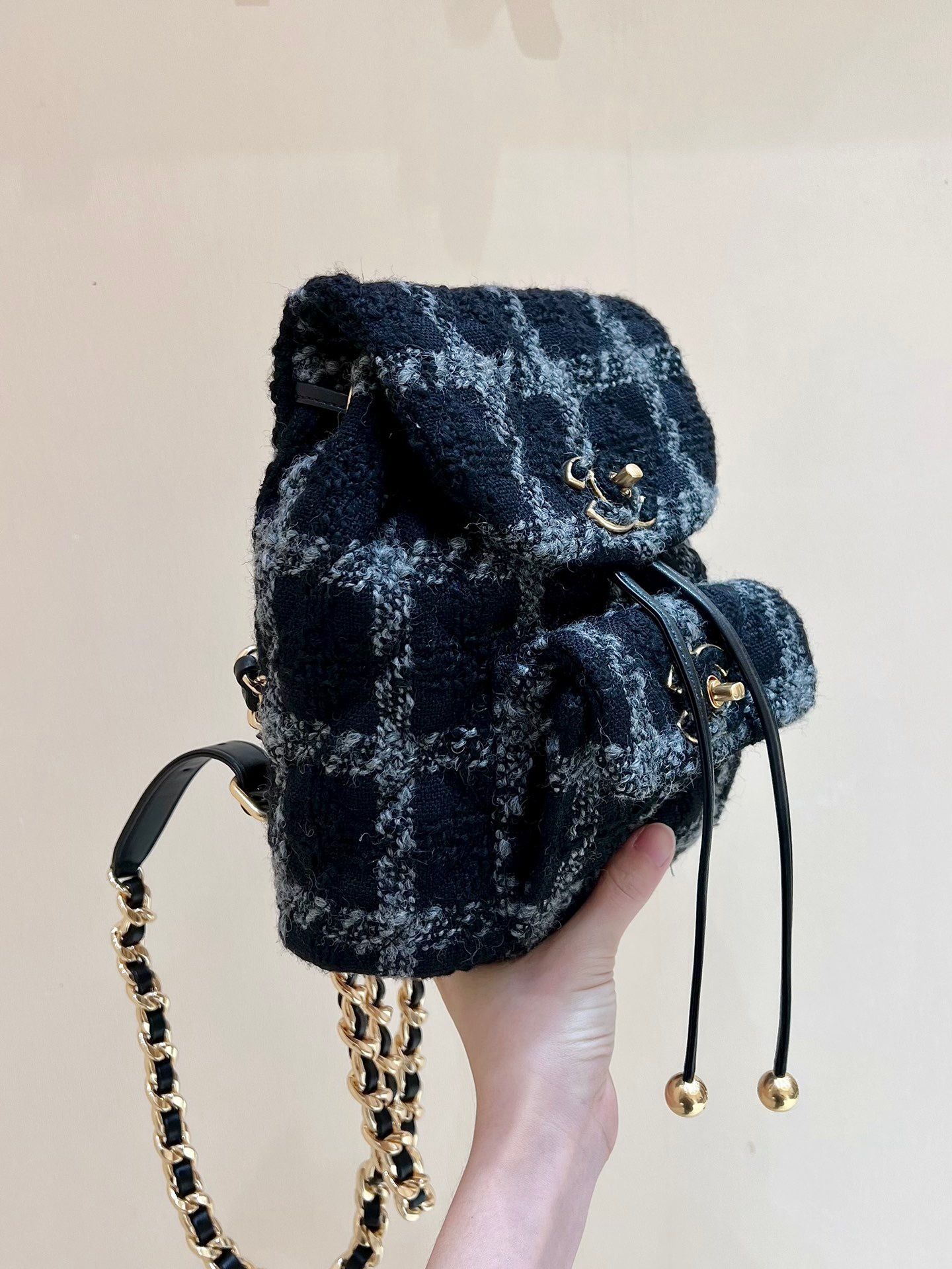 DF2C8284-FF17-4945-B0D3-052DBEE7BDD9