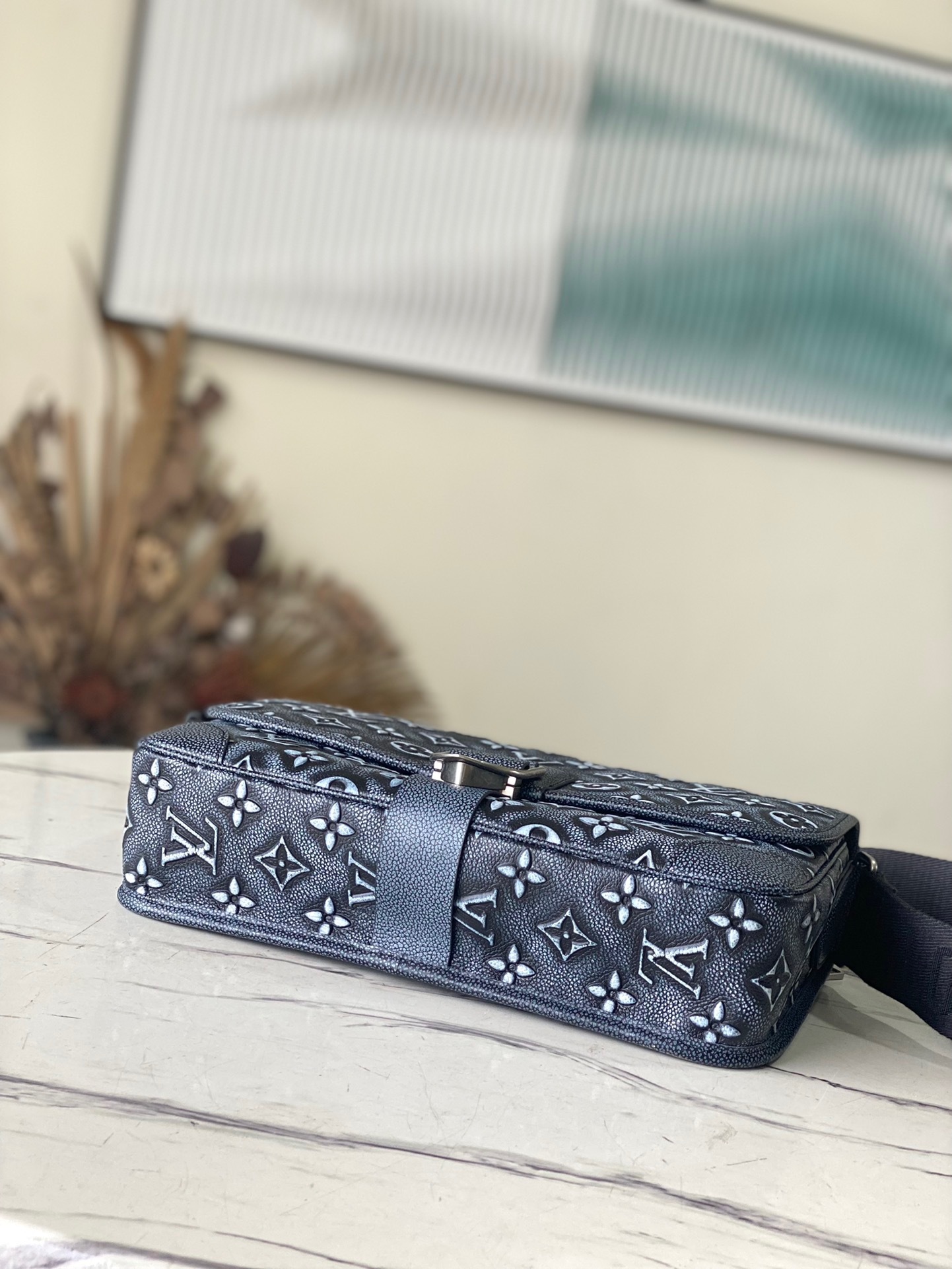 8AC6967A-823E-4B8B-A633-6155FAF12C7D