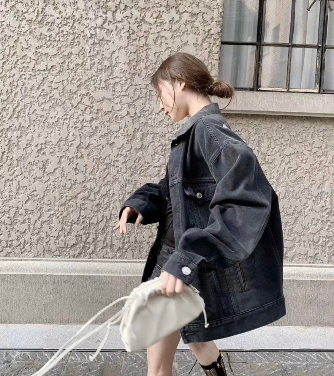 9833F5BD-25FE-4829-B397-6ED2575EC58F