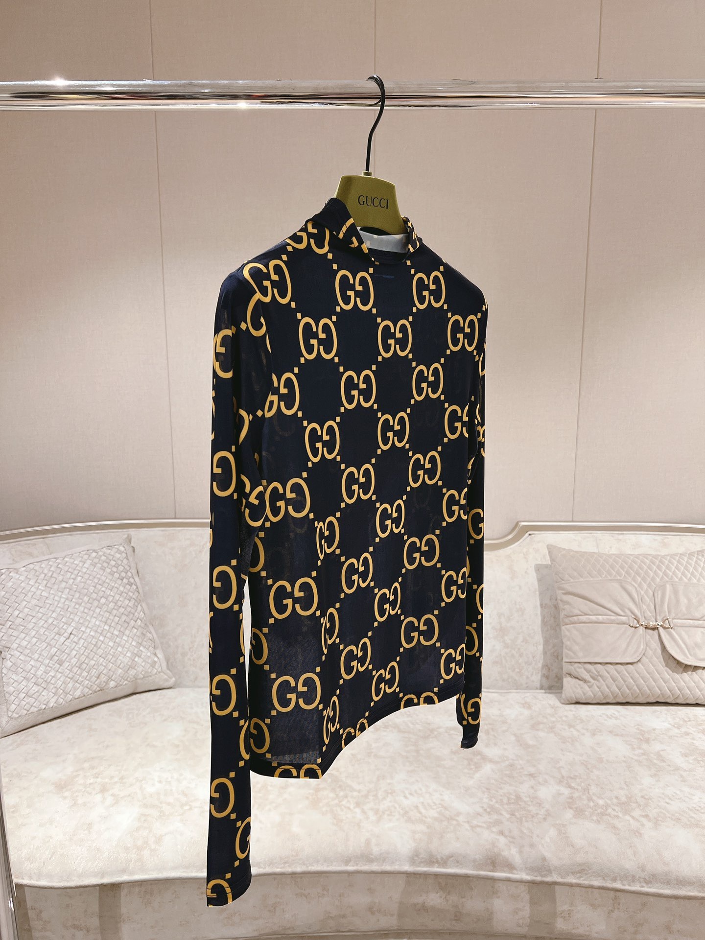 6307C18E-91B4-40F5-9E66-A90F7F236E2E