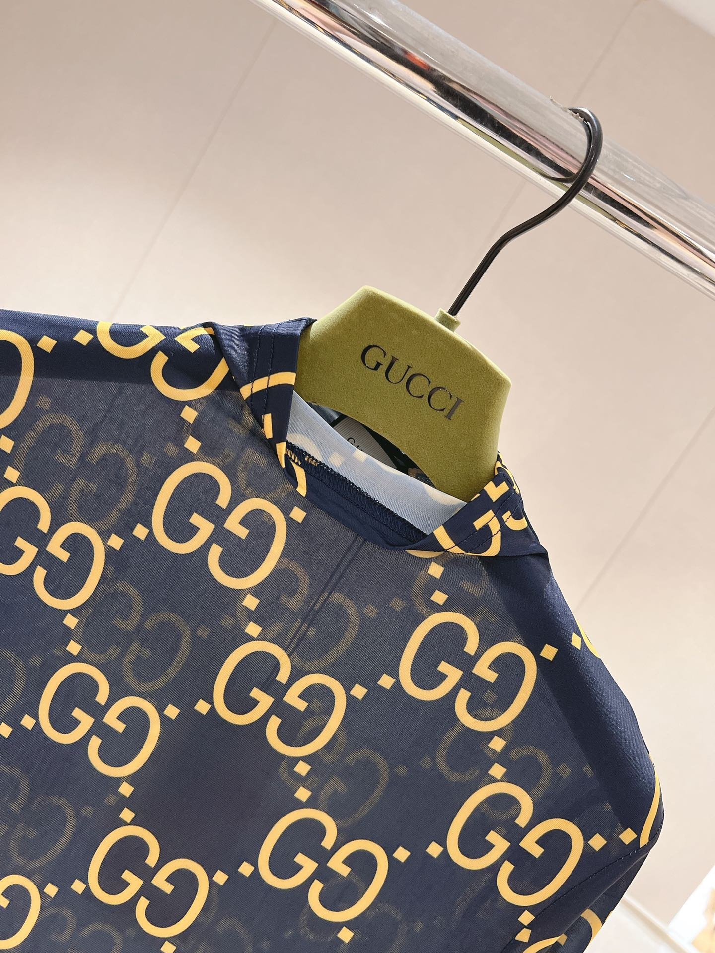 883E90F5-95B9-4603-9F68-136CC0A2028C