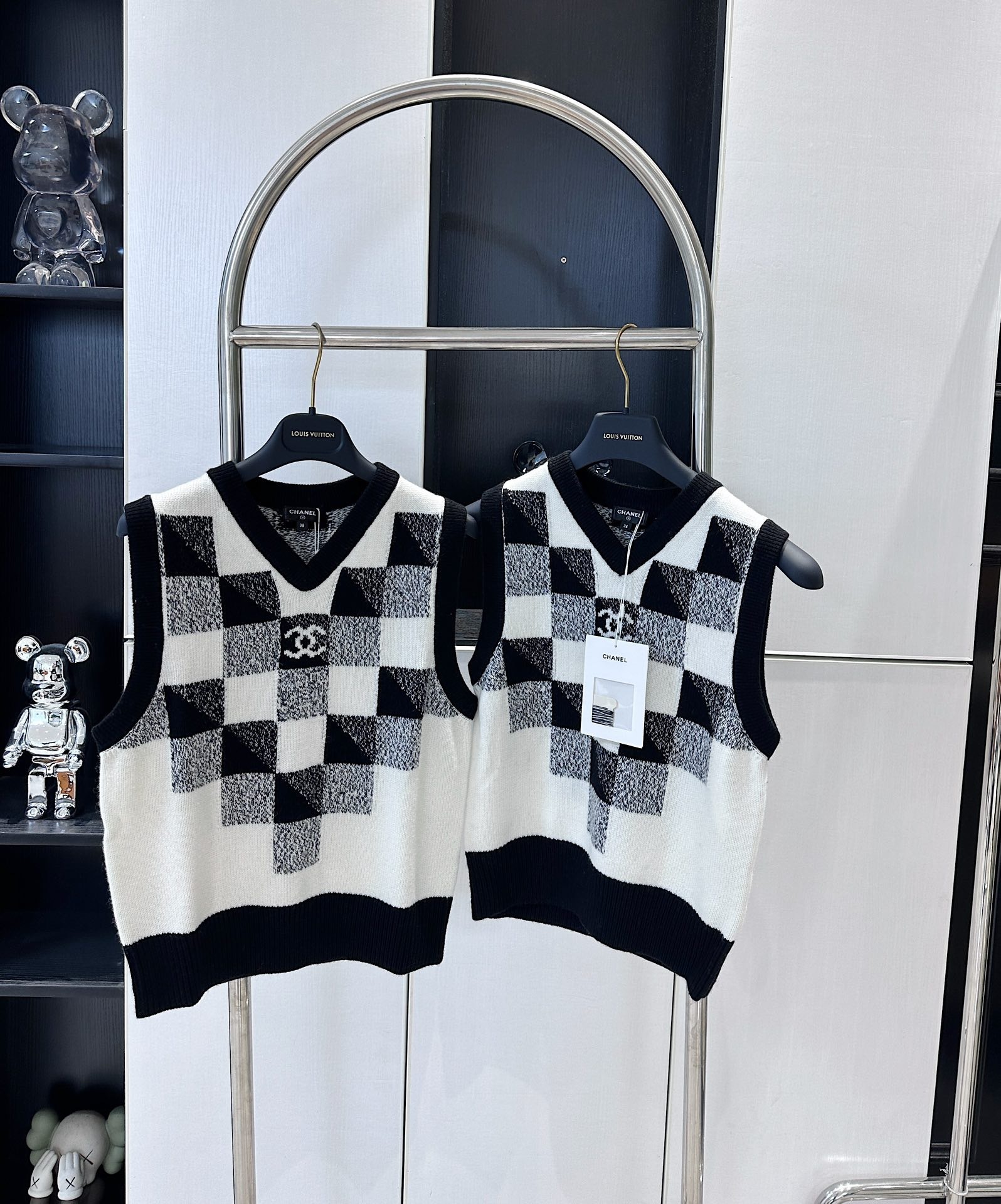 BFDF12AB-E72C-48BA-B4CA-CCAC748E2443