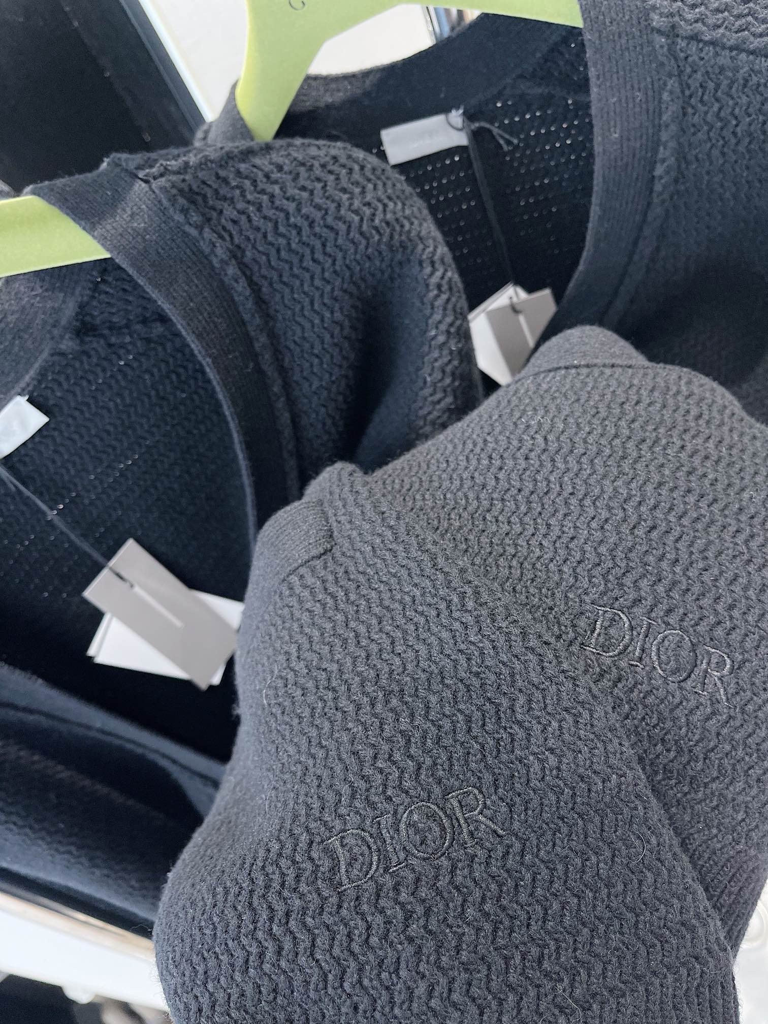 0DFF3EDC-378E-49B1-98C9-F1BE528E9716