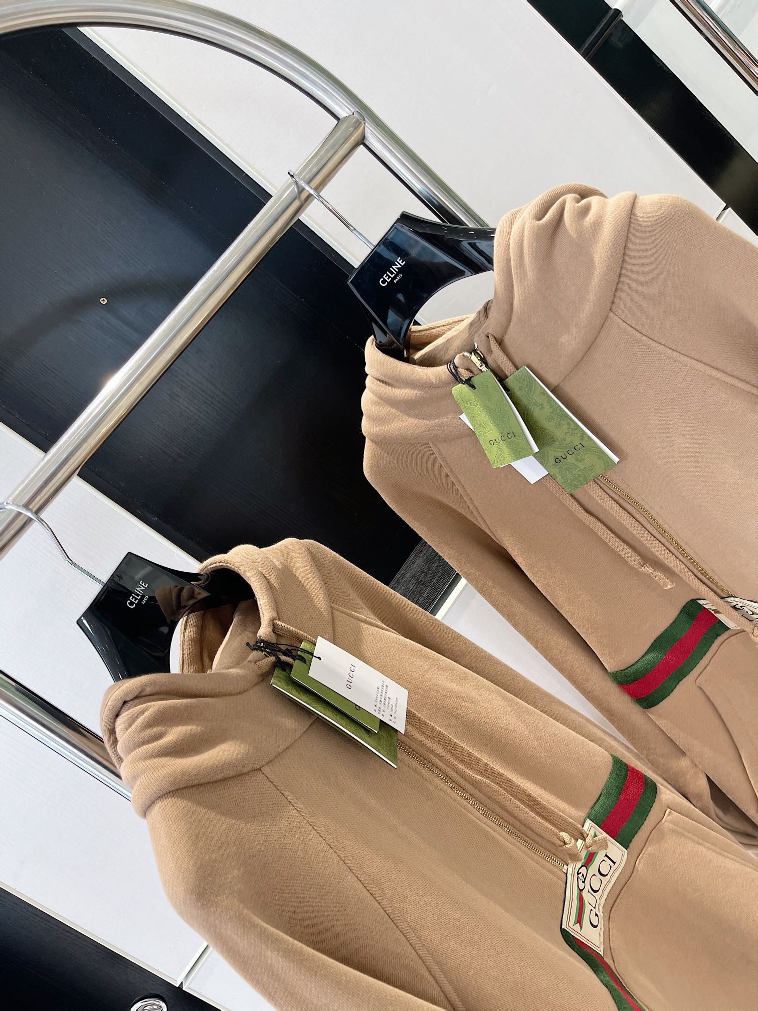 F5EB31EB-316E-47FE-9871-9FE981885984