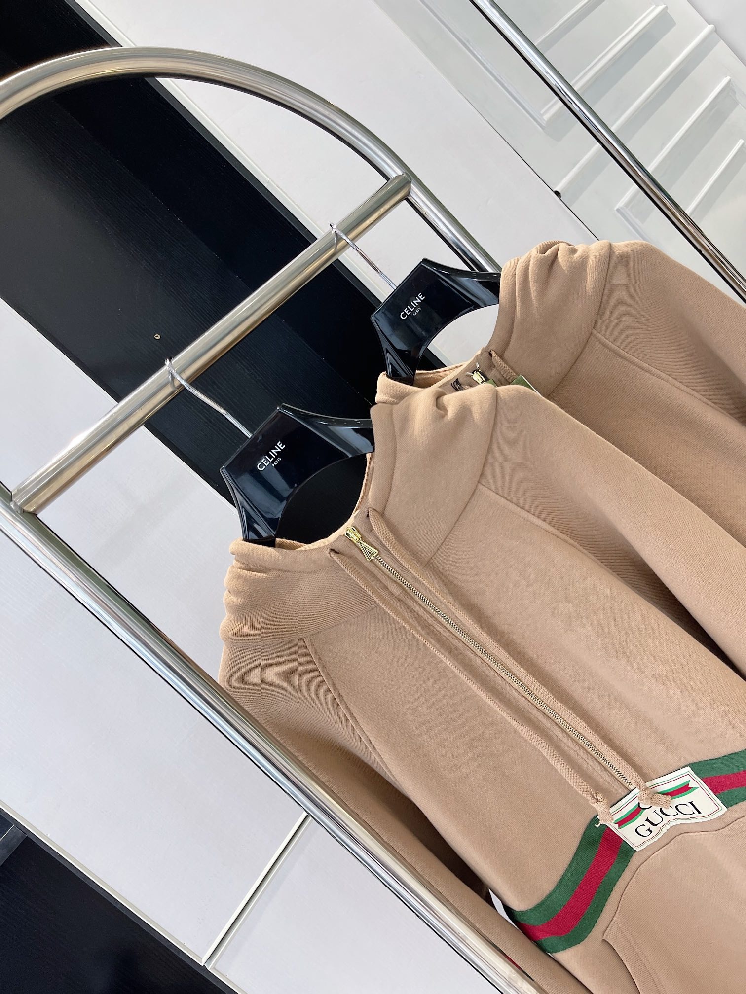 7A7AC874-BD28-4A8C-8E80-E38899DABF81