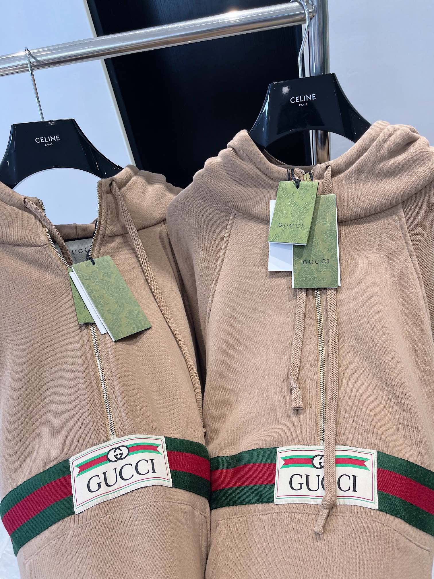 D1F0679F-6128-4F0C-A635-15C05E87FE9D