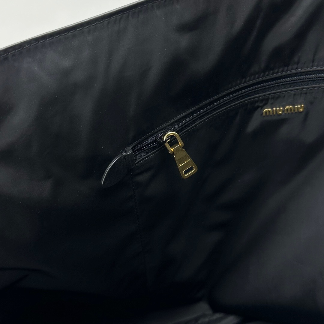 DBD7BB40-E0E7-4336-9E1D-BCAA1C297716