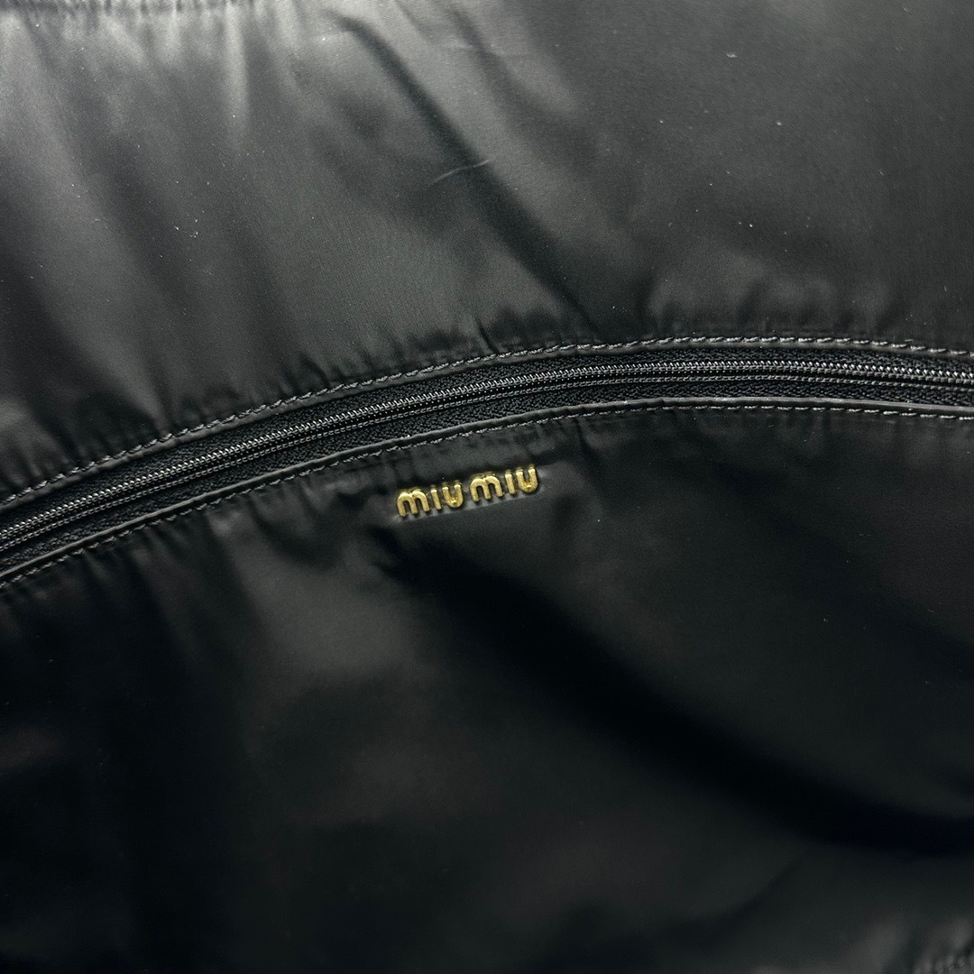 26A7452E-7E89-4F99-850C-8950D92A82E3