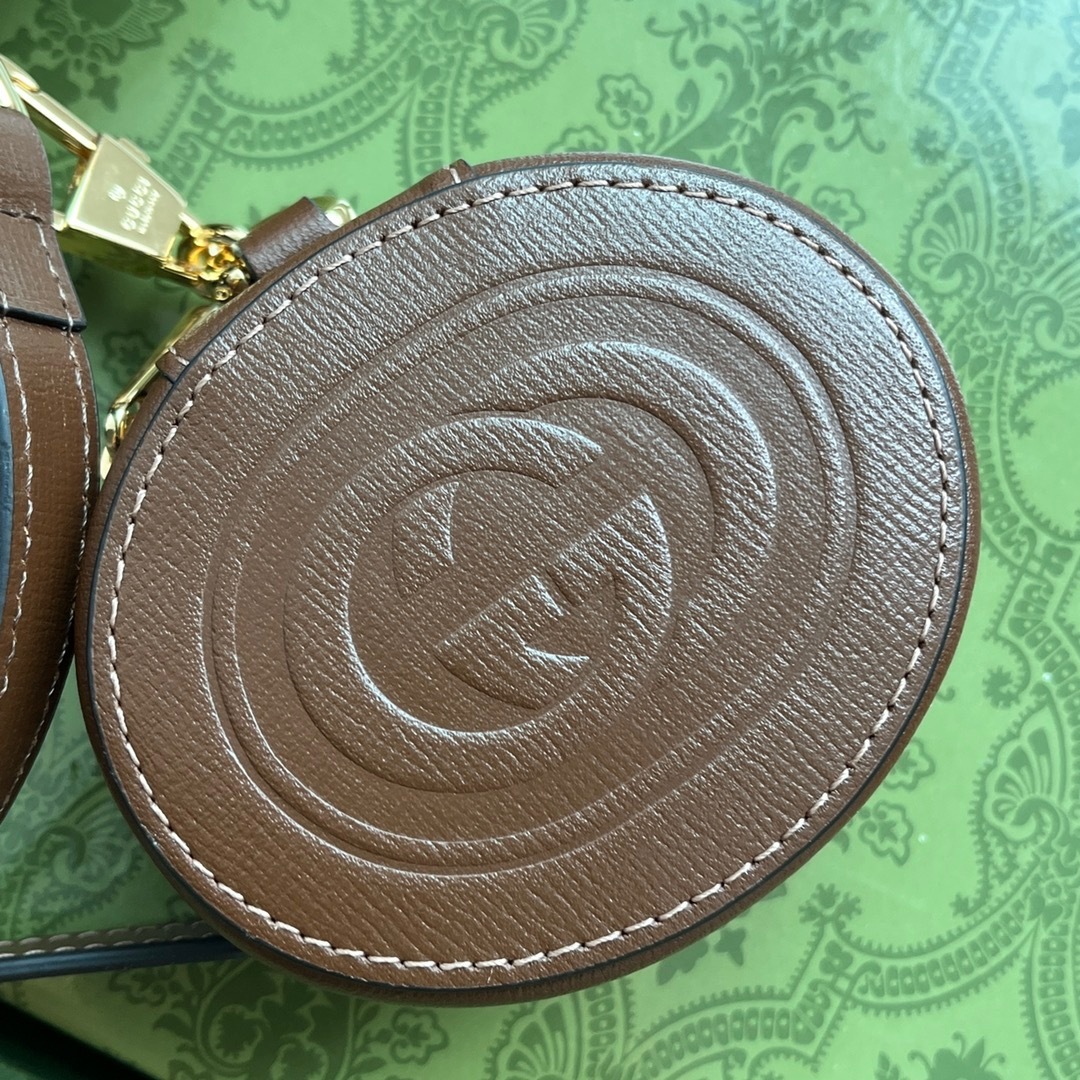 40DFFD5D-6B01-4A90-925B-44FC1813591B