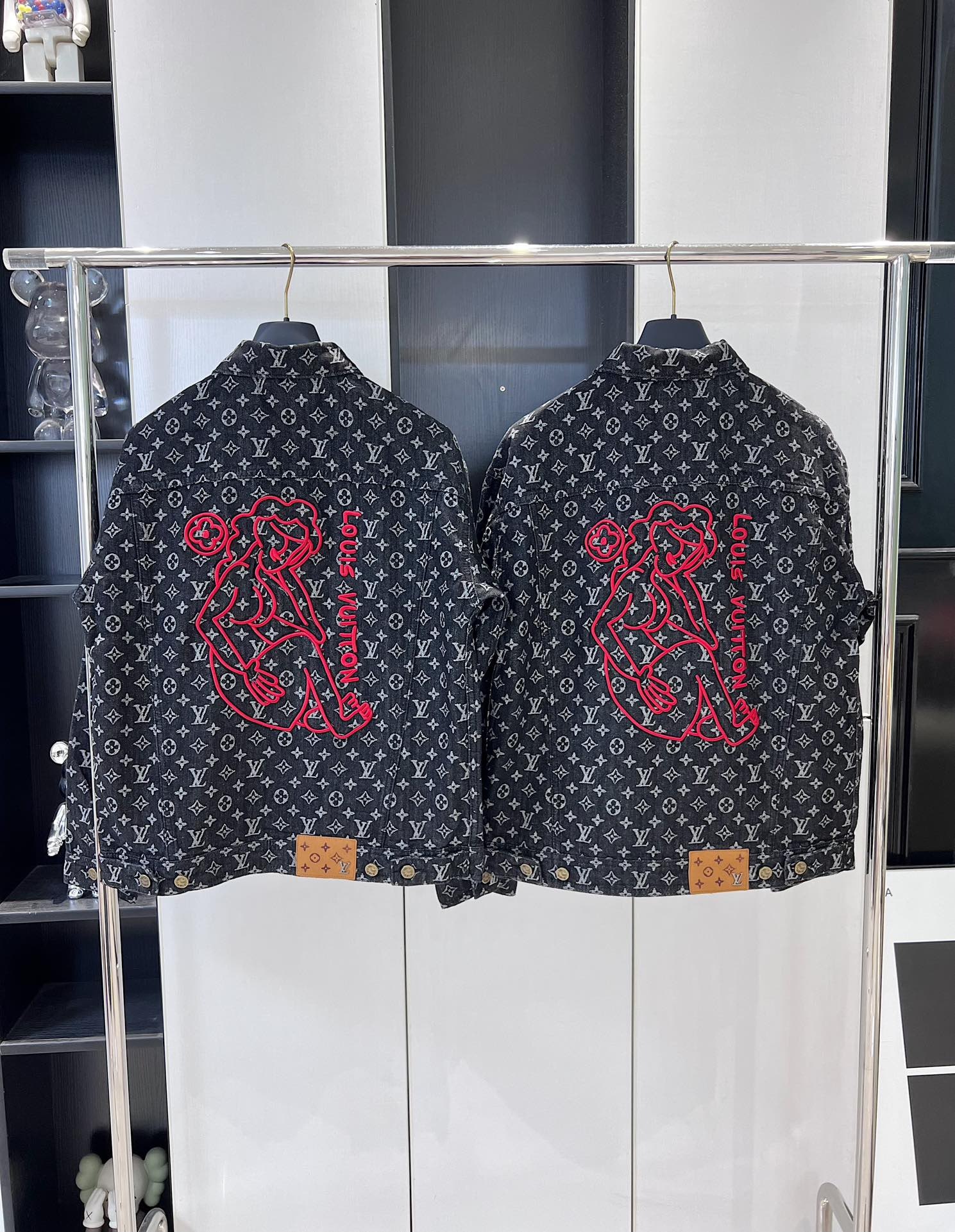 6ACC38B8-E4A7-4545-B8D0-B4F360290947