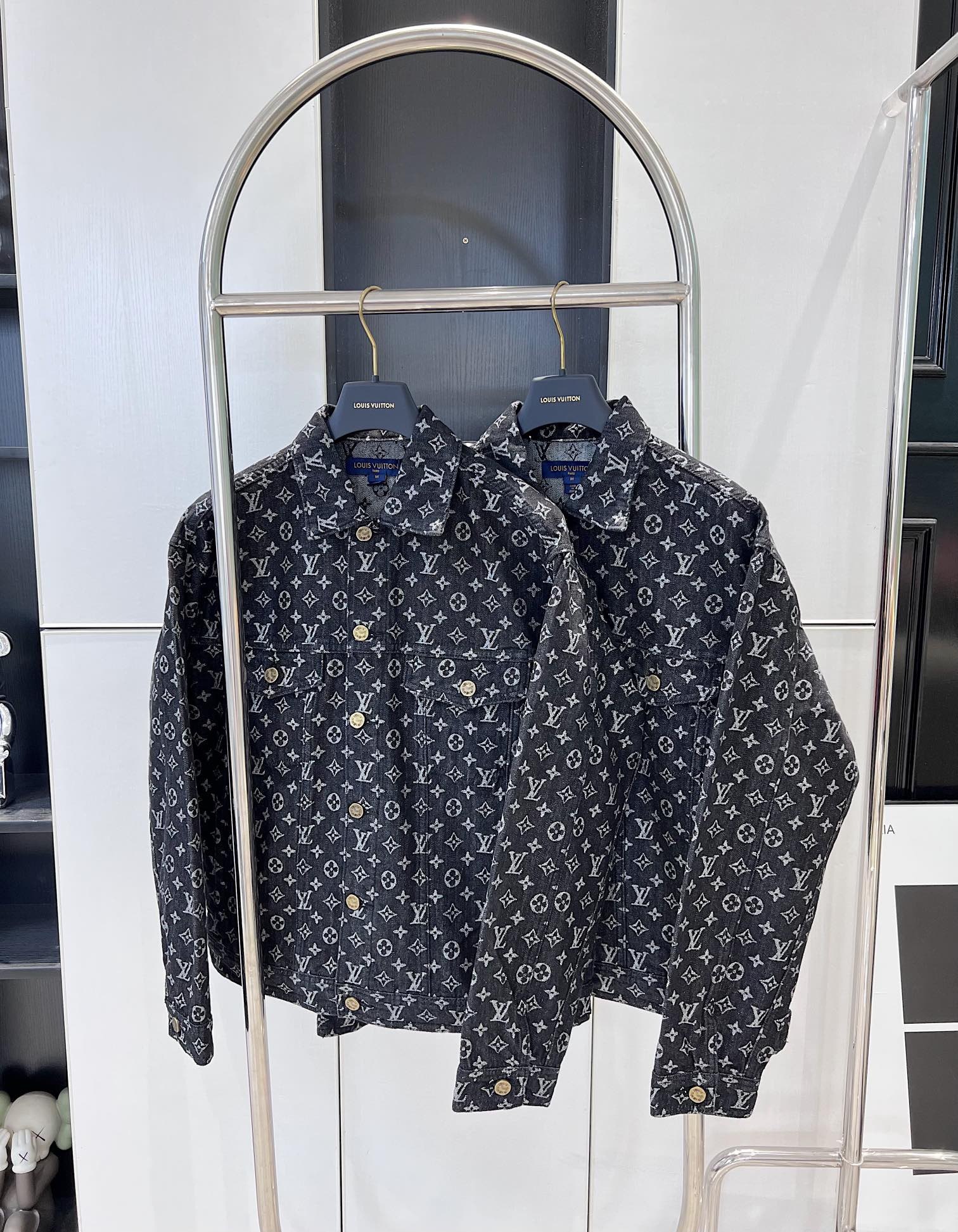 B49E453F-3ECC-4312-9769-3E26E6458382