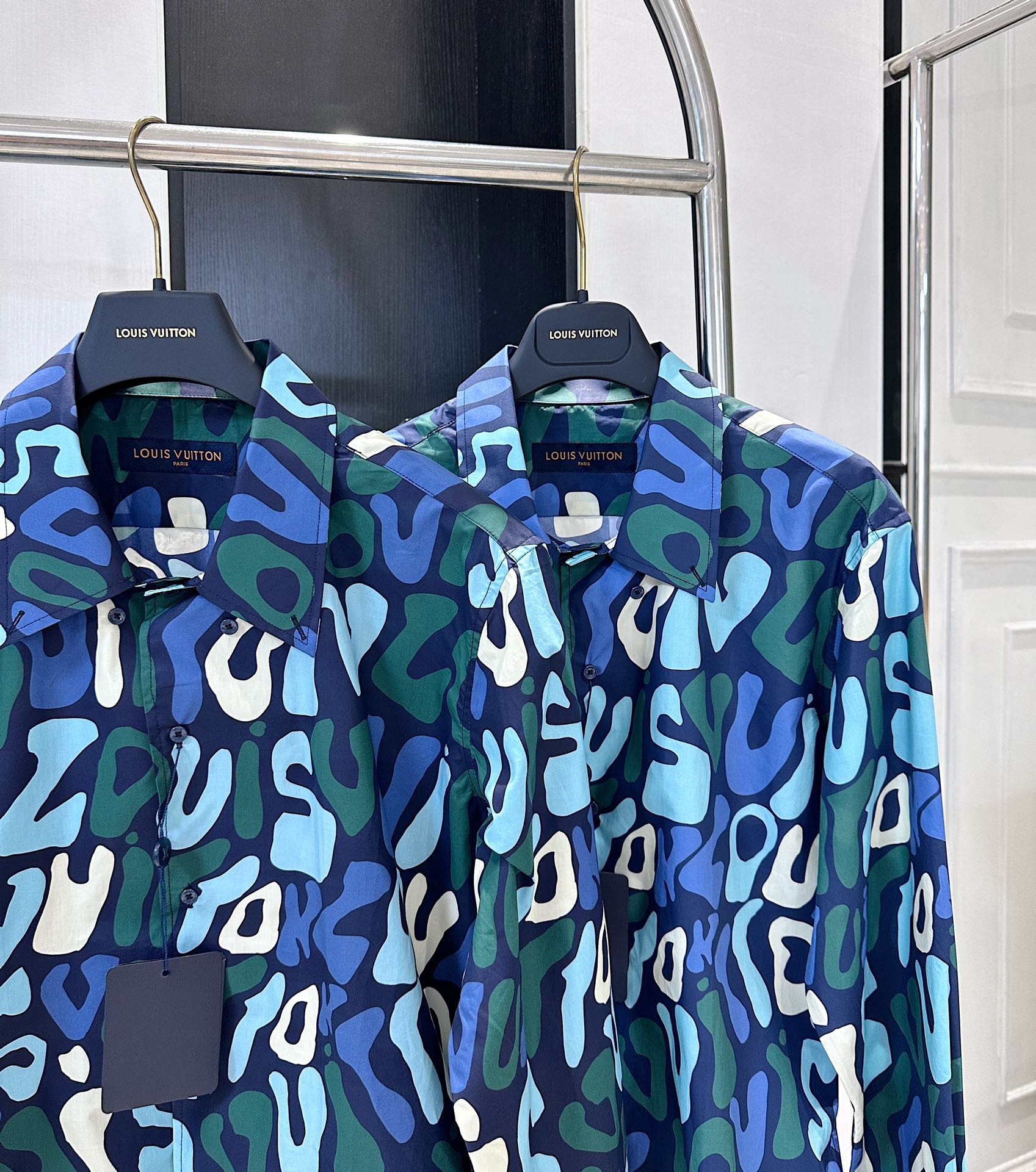 6E12098E-2EAD-419F-825D-7A9C191609A1