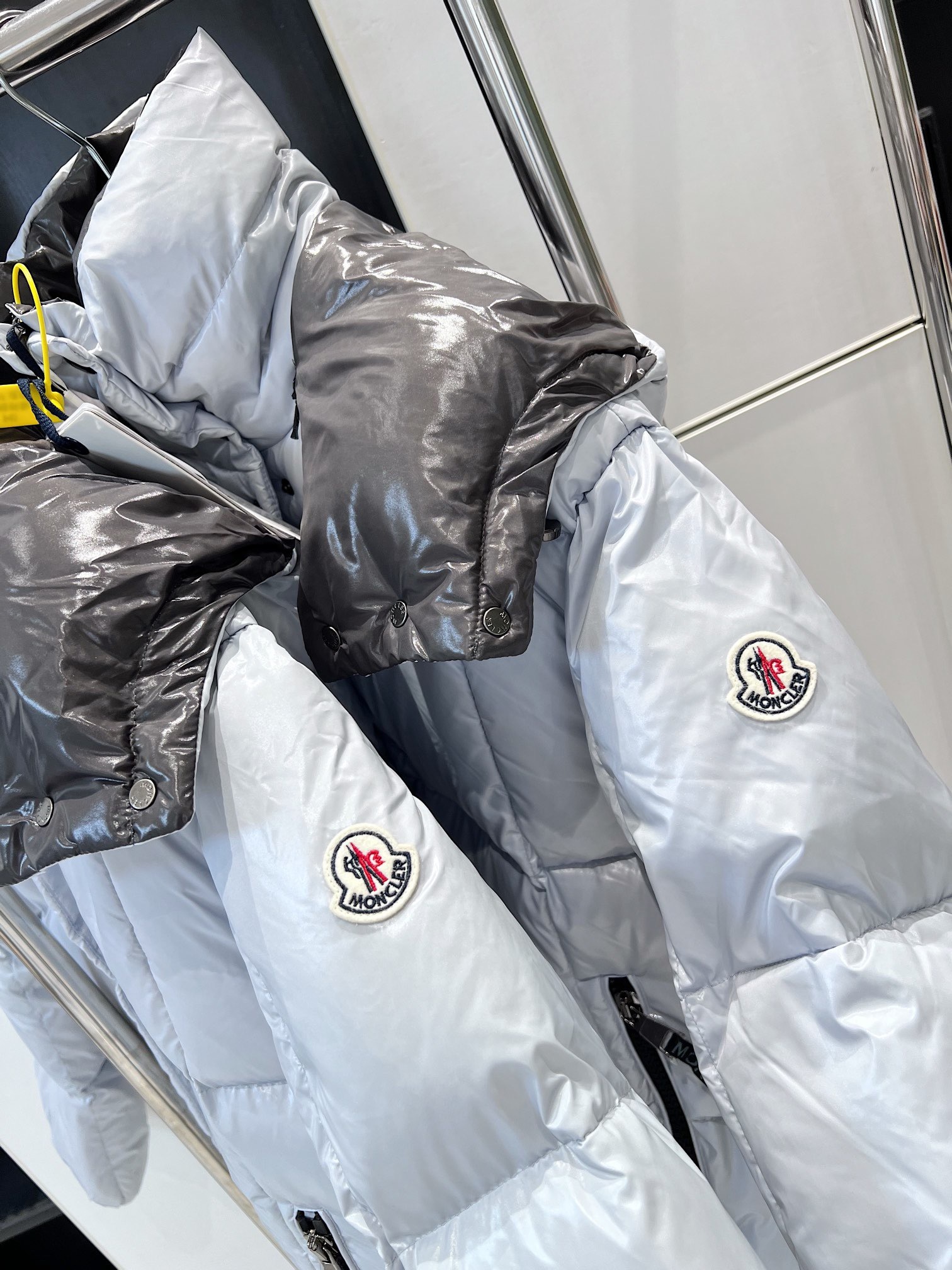 8FAFDDD3-9A34-4A22-854B-BC54F3CFCC8D