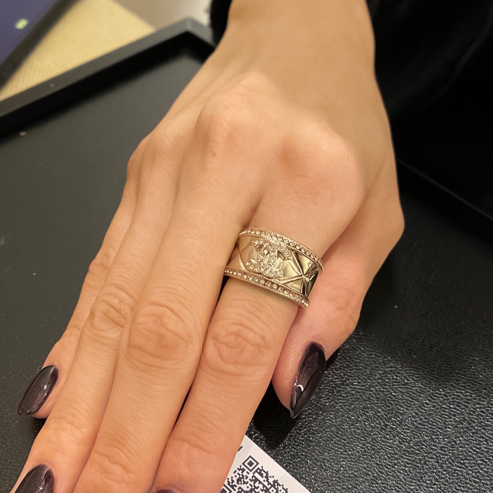 C9477AA3-CE75-46C4-A8EF-4AD743F1FE2E