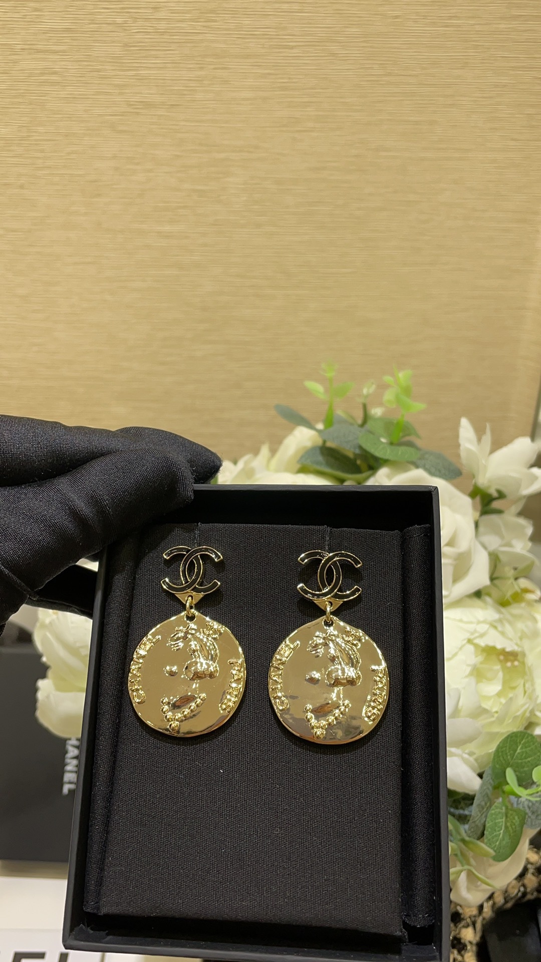 CD21B6A2-4451-4589-AE90-8C3DBF3D77B2