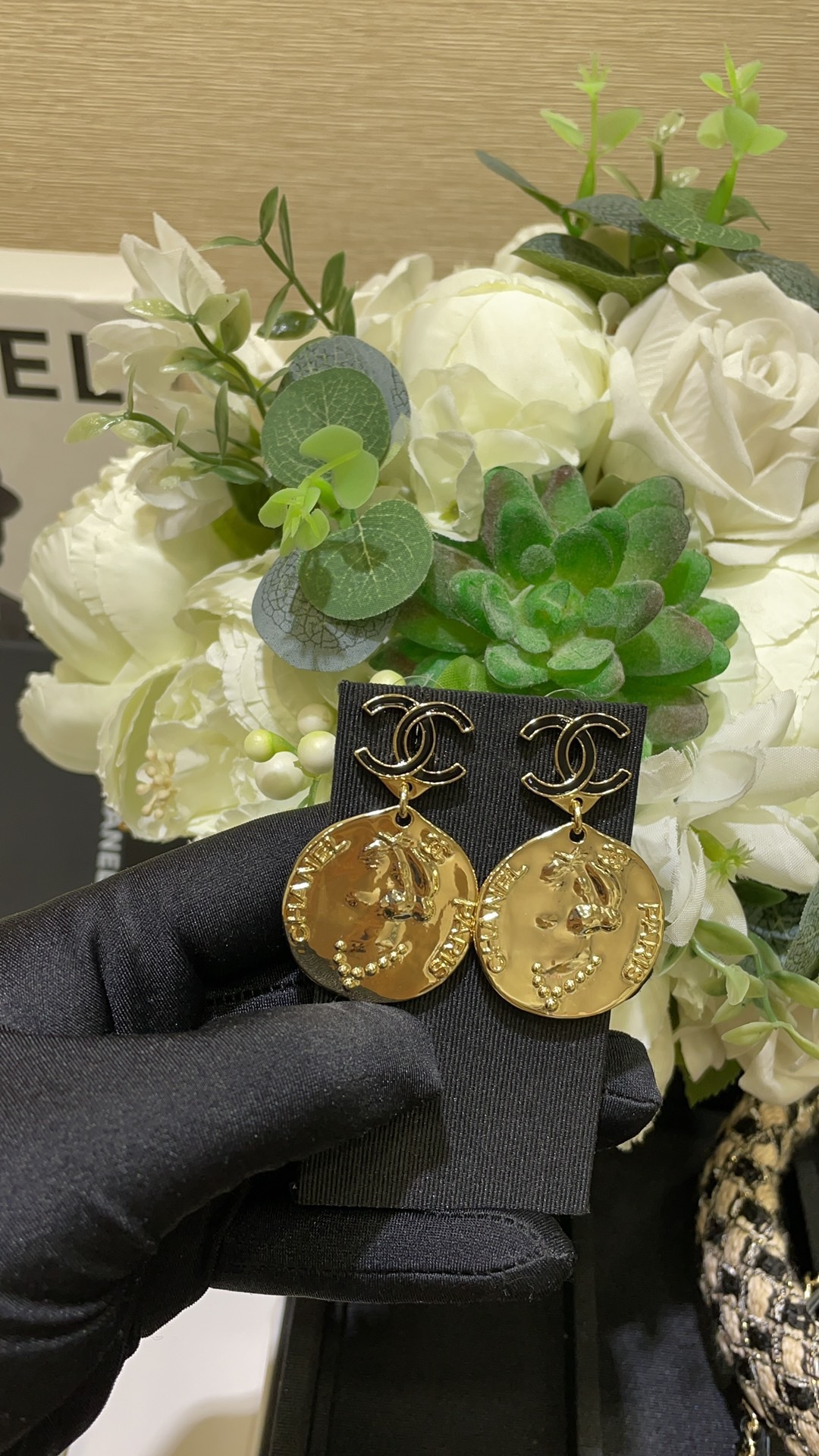 0F0AE6DF-DAC3-48FF-A7BC-032AE2D5E543