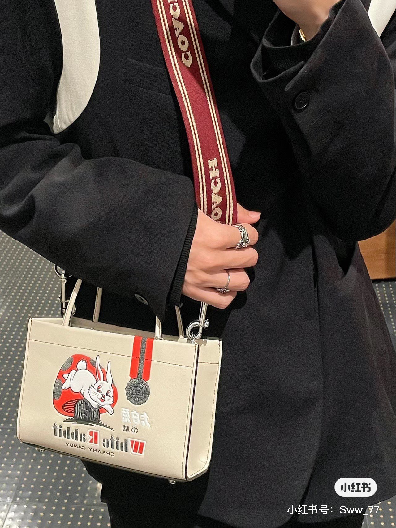 70157270-5757-490C-B9BF-B085C1537AF2