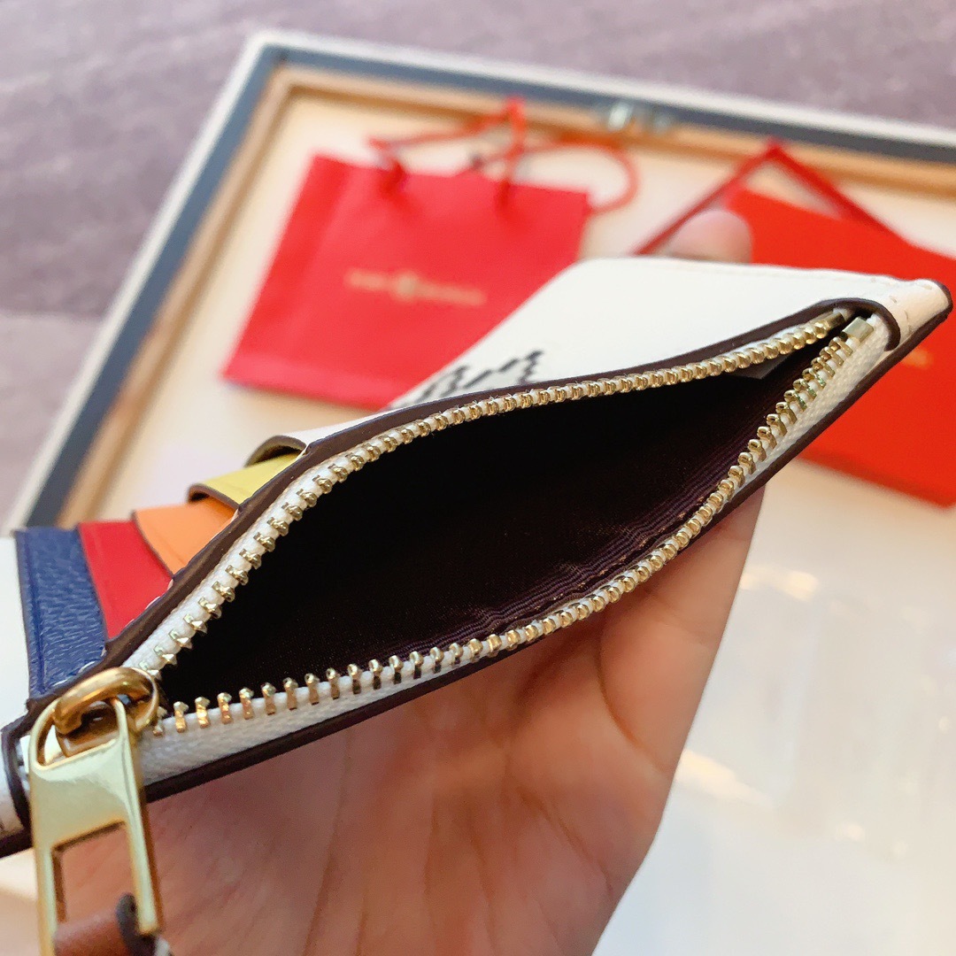 8EAC0E83-402B-49C3-8EA2-AEC96B50C0B1