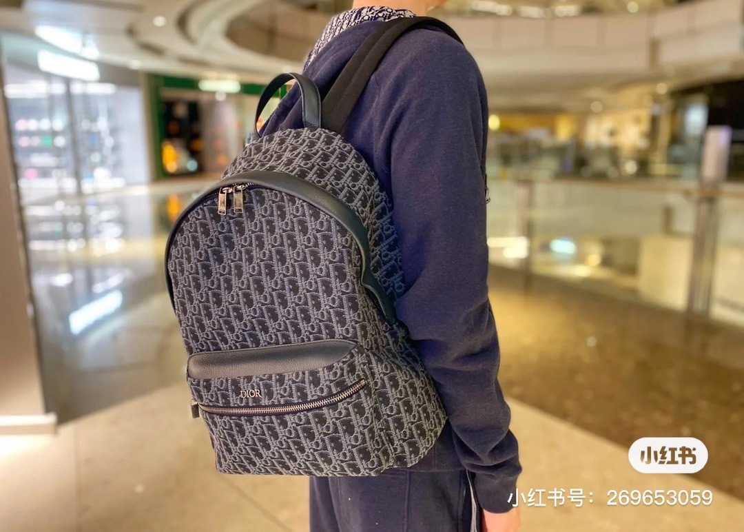 695F5F00-0A34-43D3-ACBB-E1AFF5B0F8BA