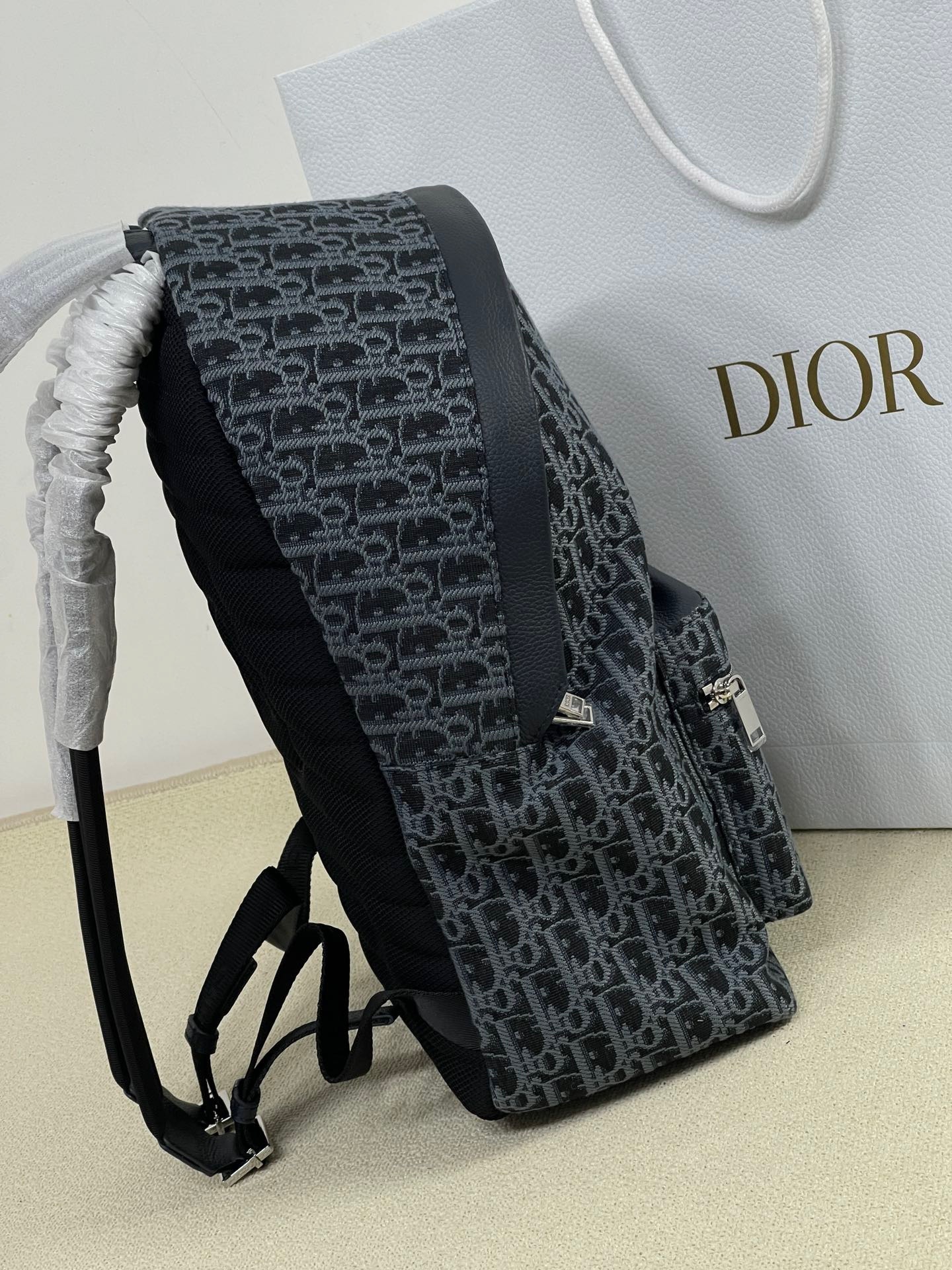 BC392E7B-6FDA-42F5-893E-DA7DC8AE1447