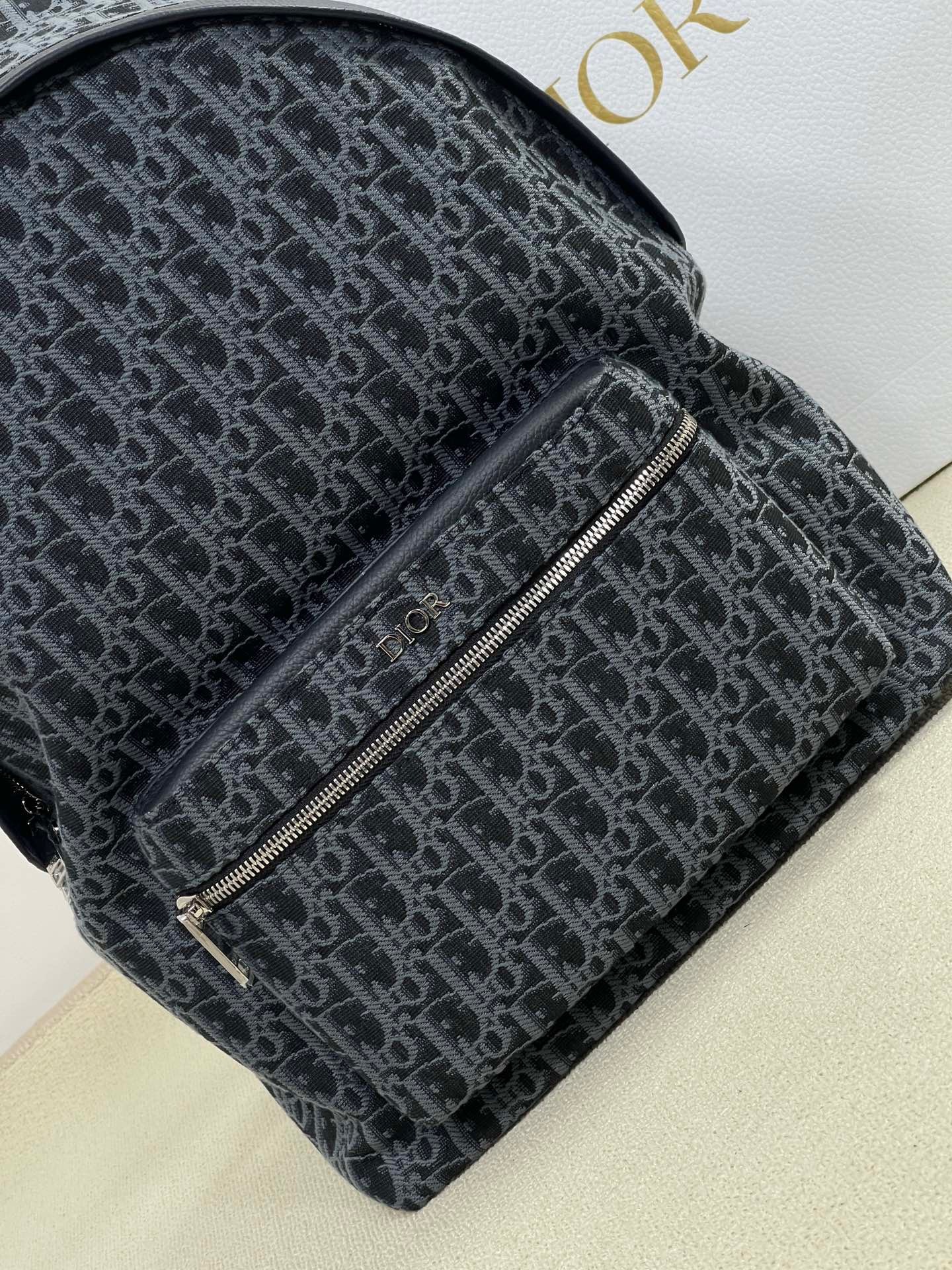 5DA0EE27-1EB1-42BA-A259-880D778899AF