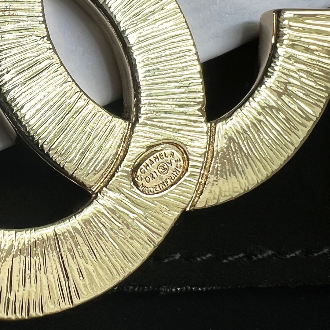 8B535C51-5FAB-4DEB-9D33-8AF4886980B8