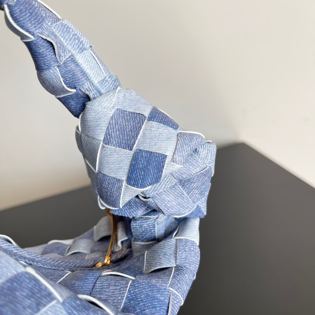 D56E4F54-81AF-4F3F-989D-4ADFA4E2A099