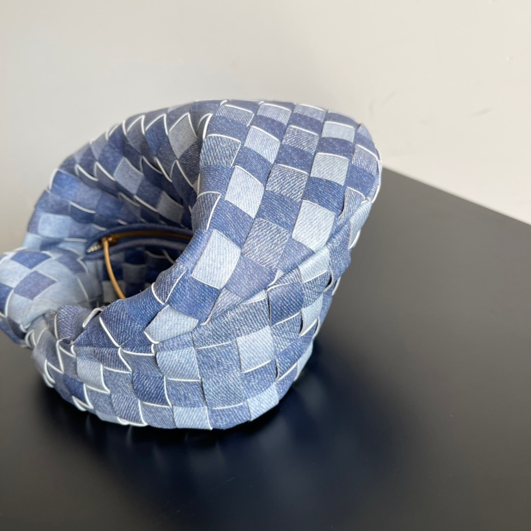 675D99BA-2374-4FBD-87B5-14560B3E4C57