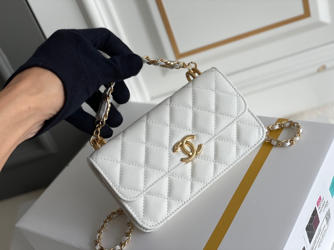 F0939B27-40CA-4B44-A9B3-7B8E6CEC7E84