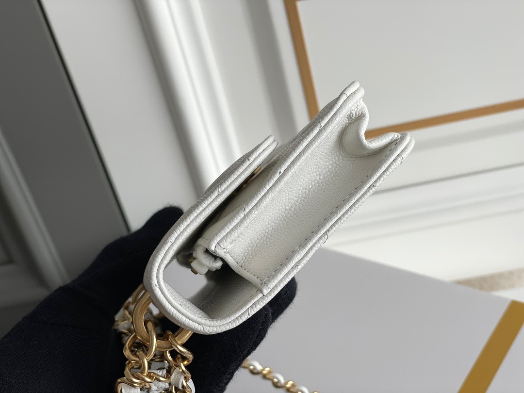 65F6044B-7F44-4D19-9576-79E76A8A7704