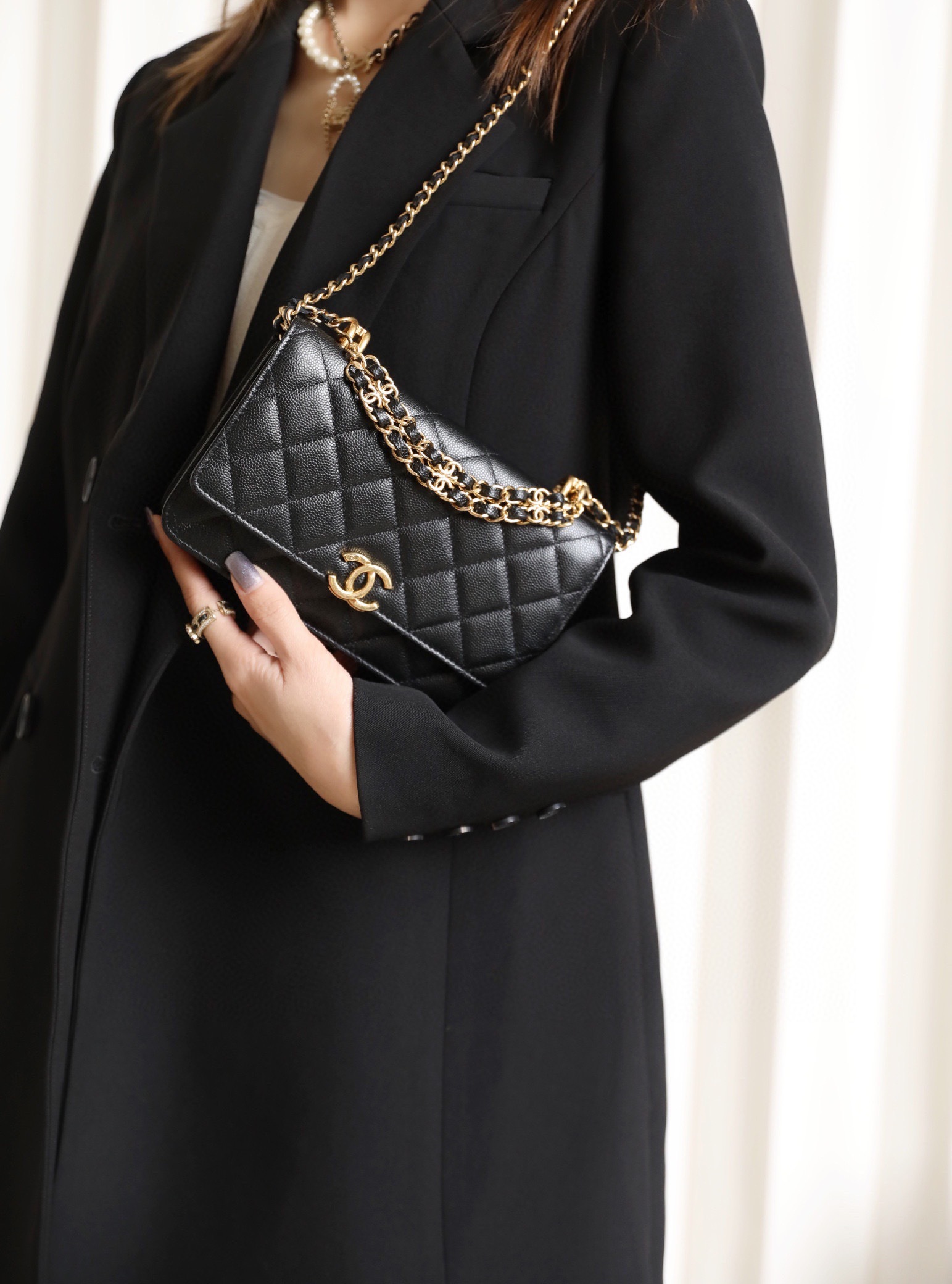 6CB87A69-9EE7-4995-A822-65183F41E492