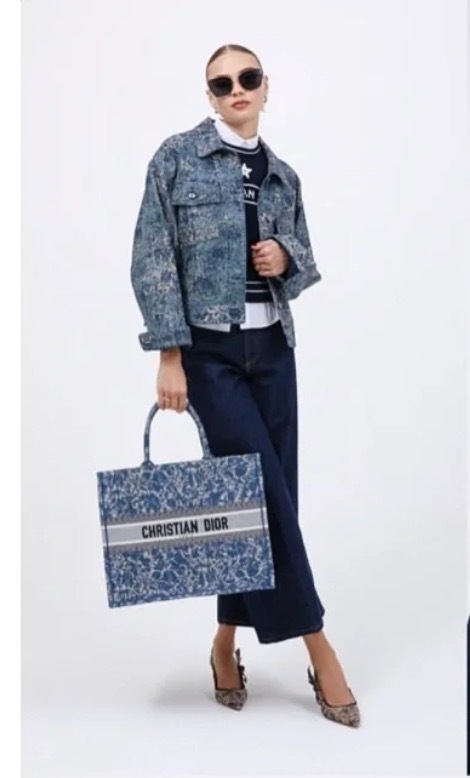 81B3FD77-07F3-4EFD-8171-2AB99332F541