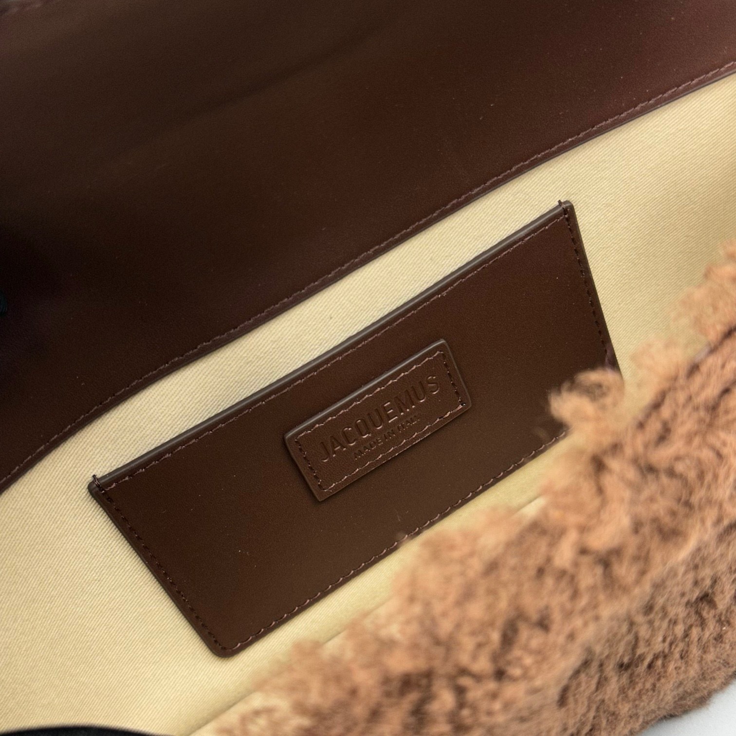 1B07E647-B2C8-4F21-9735-BB5217DD8D44