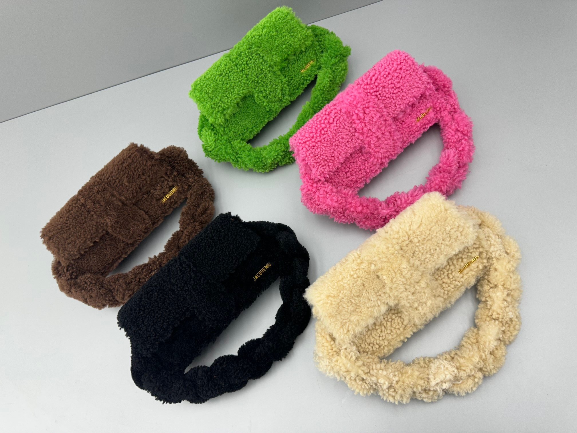 FE59E378-CF2B-479C-B2D5-0566D2CBE87B