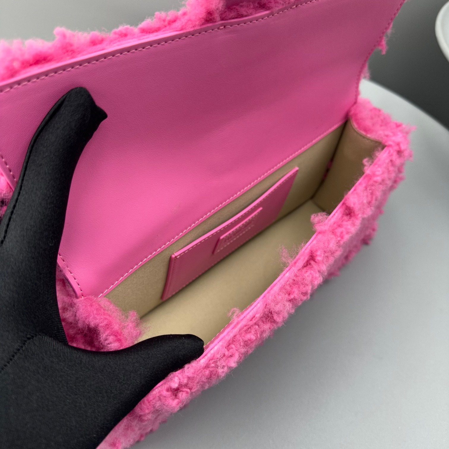 09FBCE40-7EAF-4C8E-AB3B-18BC79D5A2B9