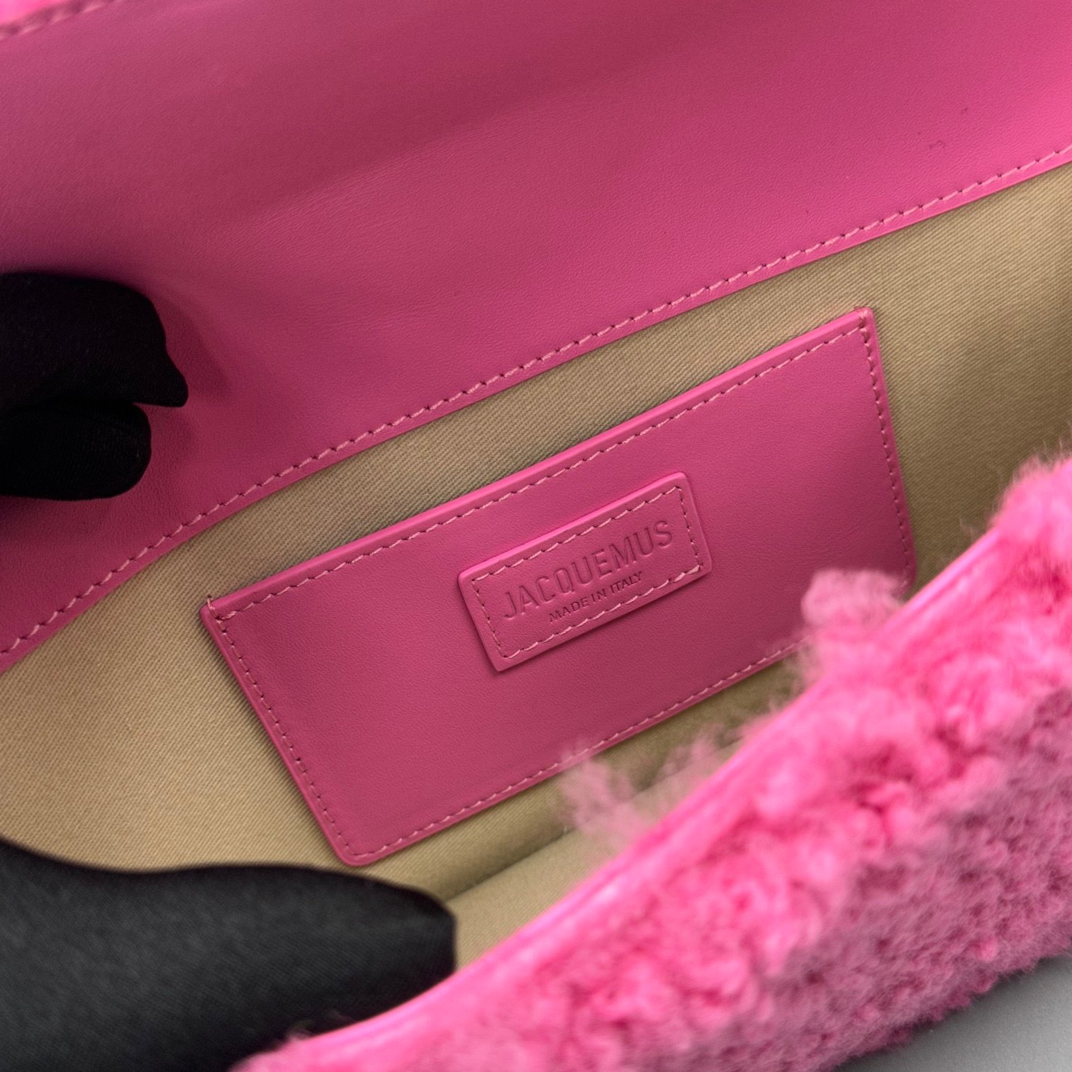 3201D870-6786-4B6F-A63E-CB4085F60939