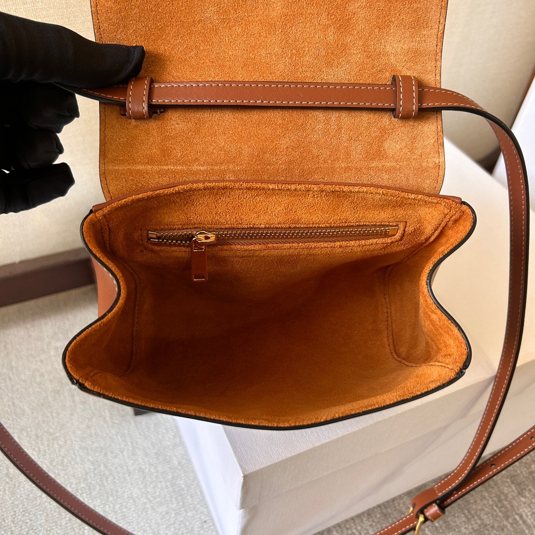 6400A02E-CCB5-438D-A6CF-1C2986343A4C