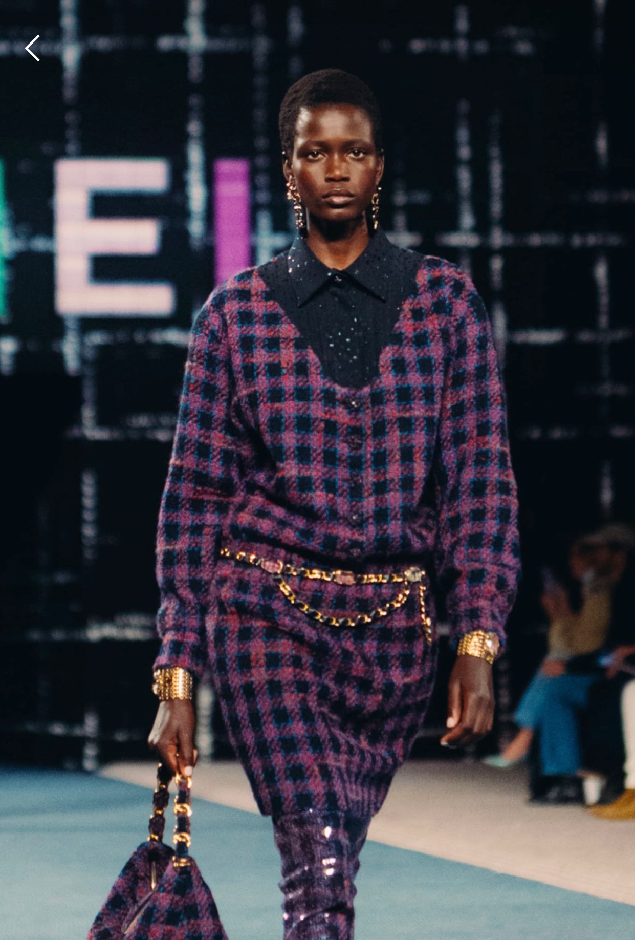 D2AB79DF-6DC9-412C-A559-66559255935B