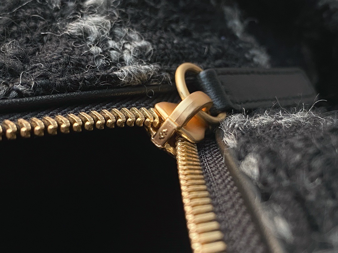 DB6FA0BF-A572-41FA-AFFF-5E1C4E45A903