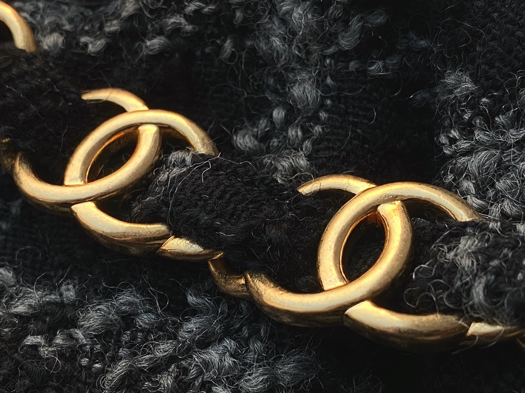 C0F56294-2062-4F9D-BFC2-69F7A76F15CD