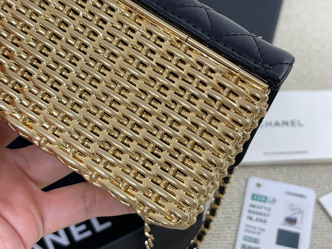 2CA964FF-2D8D-4132-8616-69FC1E967D6F