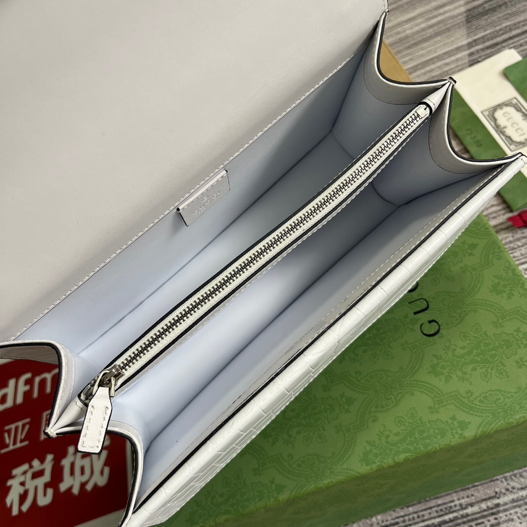 7B49BDAF-A764-490F-8E23-0A3E5636BD88