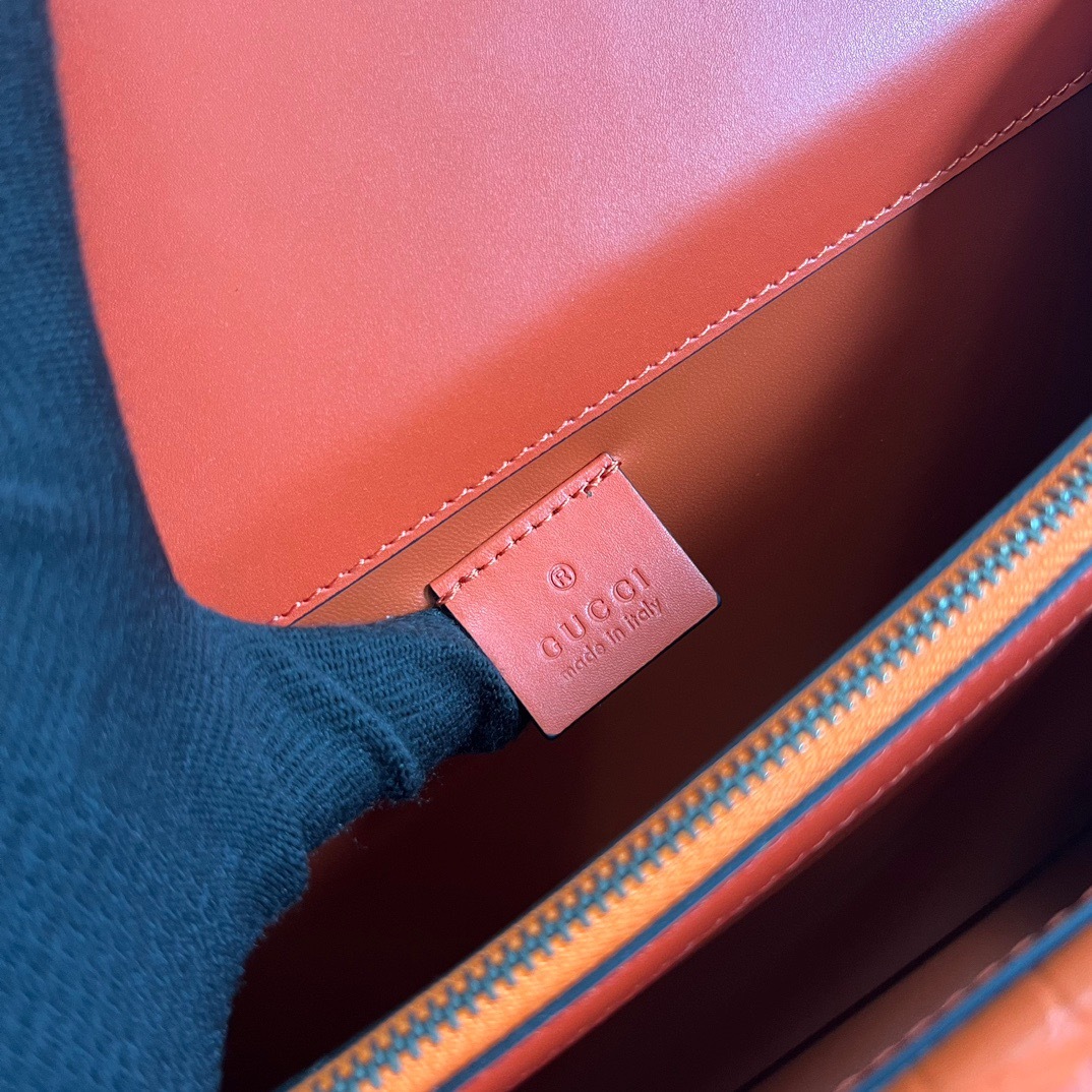 AAB22B38-F933-41E6-BCA4-5BC6645909C3