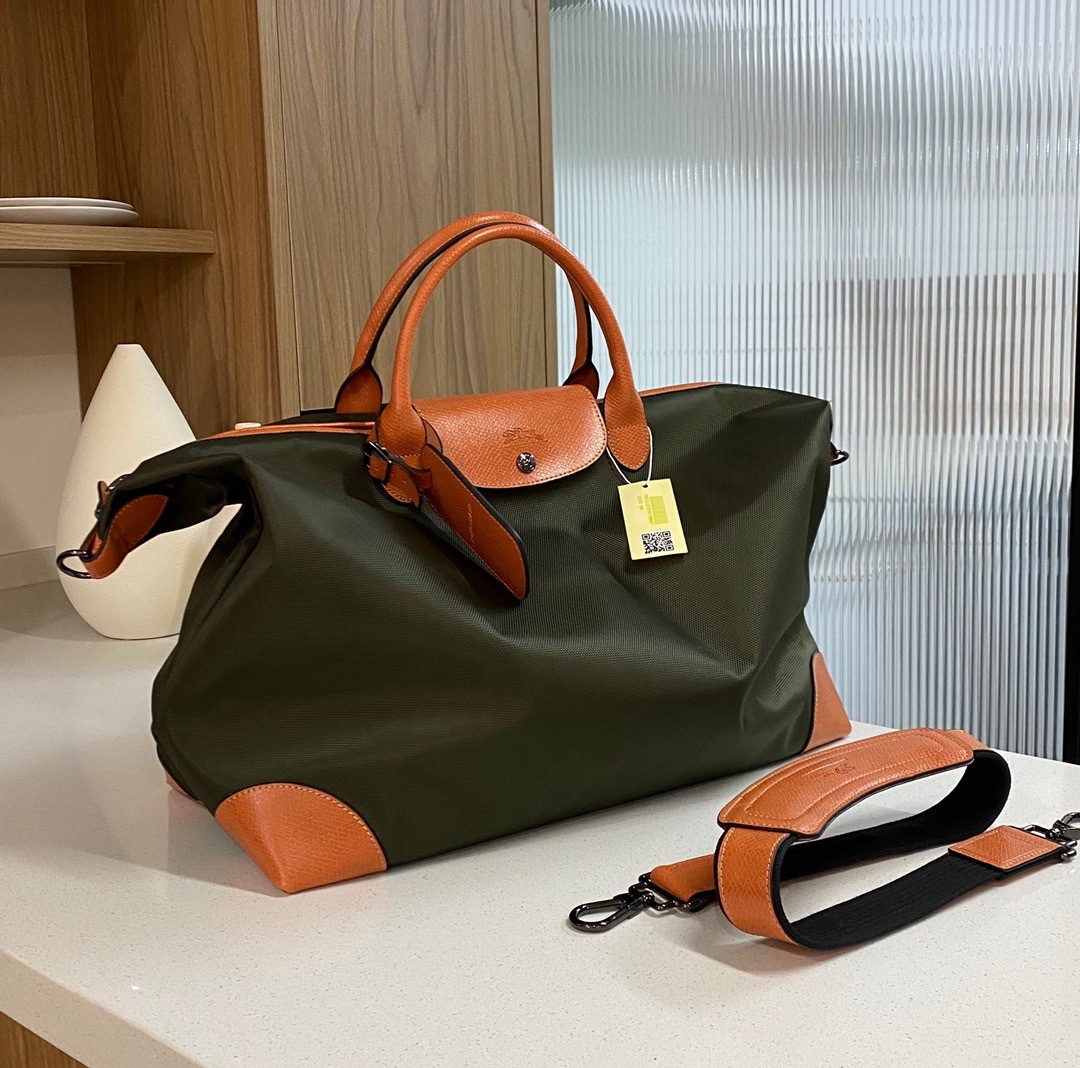 2D07B24D-3B1E-4E49-932C-3ADFB83A3482