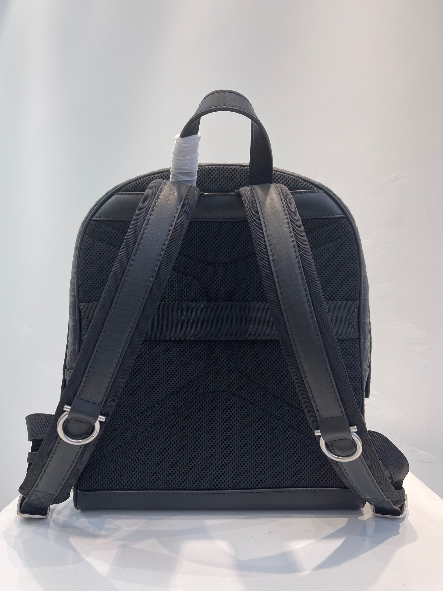 891E45CB-963F-4693-8A83-4BE12A4FB312